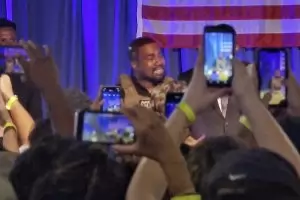 Скандален първи митинг на Кание Уест