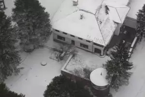 Прокуратурата готви багери за част от вилата на Божков