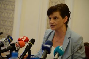 Председателят на парламентарната група на ГЕРБ Даниела Дариткова депозира в деловодството