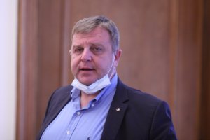 Вицепремиерът и министър на отбраната Красимир Каракачанов изрази готовност на