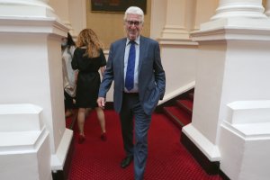 24 депутати са глобени по 300 лв защото не ползват