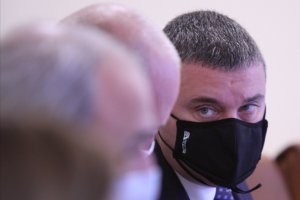 Чрез Гугъл в интернет може да бъдат открити публикации и