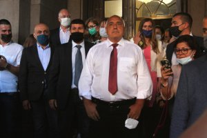 В четвъртък по обед голямото чакане свърши Бойко Борисов обяви