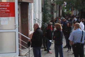 298 са новите потвърдените случаи на заразени с коронавирус в