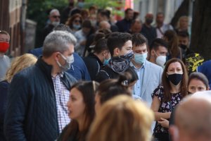 Заразените с коронавирус у нас продължава да се увеличават лавинообразно