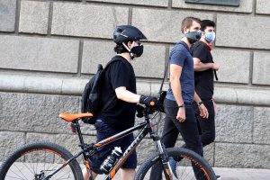 Лек ръст на новите случаи на COVID 19 отчете Положителните