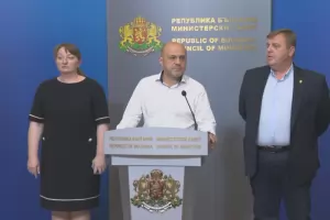 Вицепремиерът Дончев: Президентът иска цялата власт