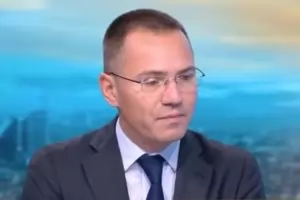 Джамбазки не е ходил в казарма, но тя била полезна за младите