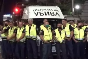 Палатки блокираха и кръстовището пред Софийския университет