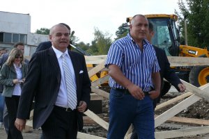 Премиерът Бойко Борисов бетонира контрола си върху любимото му ловно стопанство Паламара