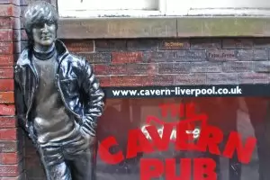 Клубът на "Бийтълс" се бори за оцеляване 