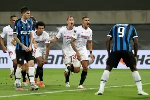 "Севиля" остава недосегаем в Лига Европа