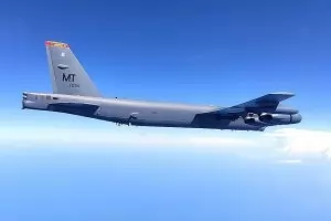 САЩ: Руските Су-27 прехванаха непрофесионално нашия В-52Н