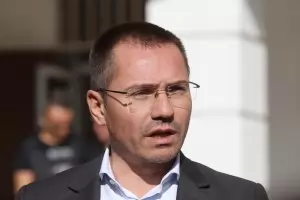 Джамбазки нападна Клеър Дейли преди изслушването за България в ЕП