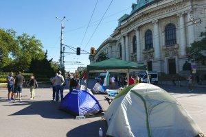 Едно от трите блокирани основни кръстовища в София това