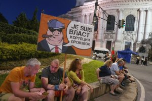 Централни кръстовища в столицата остават блокирани за движение предава БГНЕС Освен Орлов