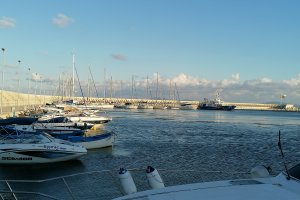 По груба сметка българските туроператори се нуждаят от около 150