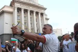 София осъмна с три блокирани кръстовища