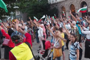 Подготовка за Велико народно въстание тече в социалните мрежи Протестиращите