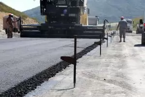 Над 50% от проверените нови пътища са с некачествен асфалт