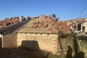 Събарят 97 незаконни къщи в ромския квартал в Стара Загора