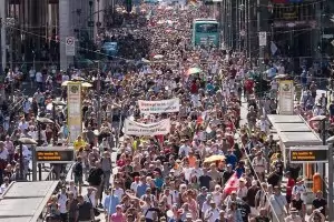 10 000 протестират в Берлин против мерките срещу COVID-19