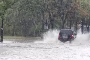 Свлачища блокираха главен път Е-79 в Кресненското дефиле