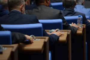 ДПС и БСП се съюзиха с искане минималното дневно обезщетение