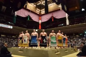 Втора победа доближи Аоияма до лидерите