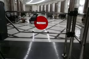 Караянчева изрече чиста лъжа за достъпа до новата сграда на НС