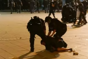 Депутати търсят записи на полицейско насилие на протестите