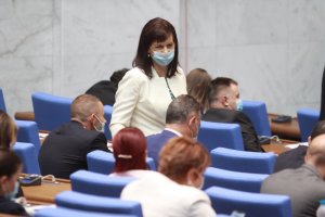 В опит да поправят лоши редакции на текстове в Закона за