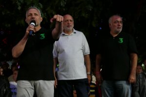 Трима от лидерите на продължаващите вече близо два месеца антиправителствени