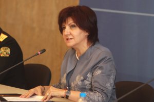 Цвета Караянчева – председателят на Народното събрание издигнат от ГЕРБ