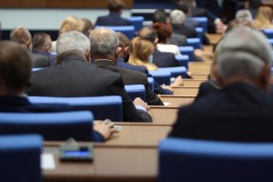 Обезщетенията за безработица най сетне влязоха в дневния ред на Народното
