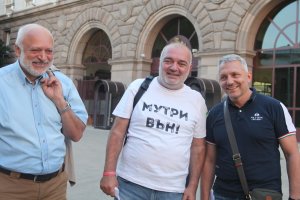 Страна която всяка седмица прави Велико народно въстание винаги може да