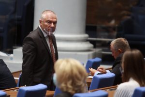 Има аптеки които съществуват само за реекспорт на лекарства и