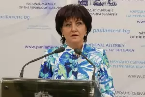 Цв. Караянчева: Бабите от БСП ме молят да вразумя соцдепутатите
