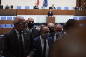 Наближаването на изборите винаги се усеща в работата на Народното