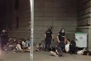 Кадри на брутално полицейско насилие опровергават МВР