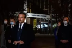 Полицията в Париж ликвидира терорист пред училище