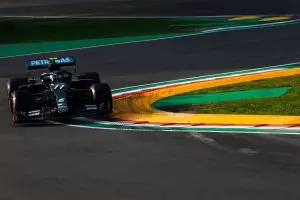 Ботас измъкна полпозишъна от Хамилтън в последната секунда