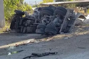 Камион падна от Аспаруховия мост 