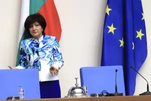 Караянчева напъди ЦИК от новата сграда на парламента