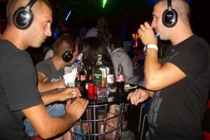 Собствениците на нощни заведения искат финансови компенсации с които да