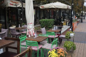 Държавата да поеме всички разходи за ток вода отопление наем и