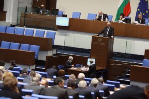 Млад депутат от ГЕРБ е декларирал най много средства в брой