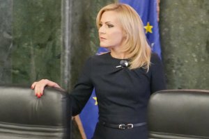 Когато ми говориш за шпиони държавни тайни взривове отрова аз