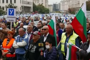 Държавата има грях за купуването на книжки и калпавите шофьори 