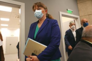 Нова форма на подкрепа за затворени предприятия в коронакризата обмисля